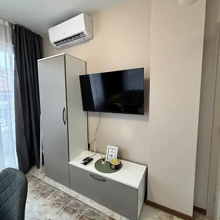 Grand Ohrid - Center Near To Sea And Sea Garden Apartment Burgas City